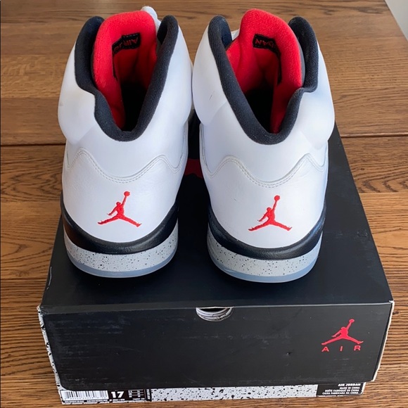 Nike Air Jordan 5 Retro - Picture 4 of 6